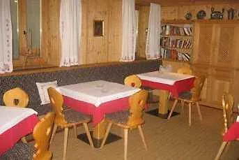 Montjola Отель Санкт-Антон-ам-Арльберг