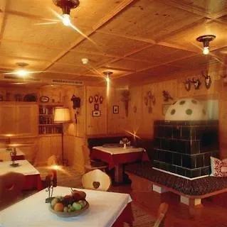 Отель Montjola Санкт-Антон-ам-Арльберг